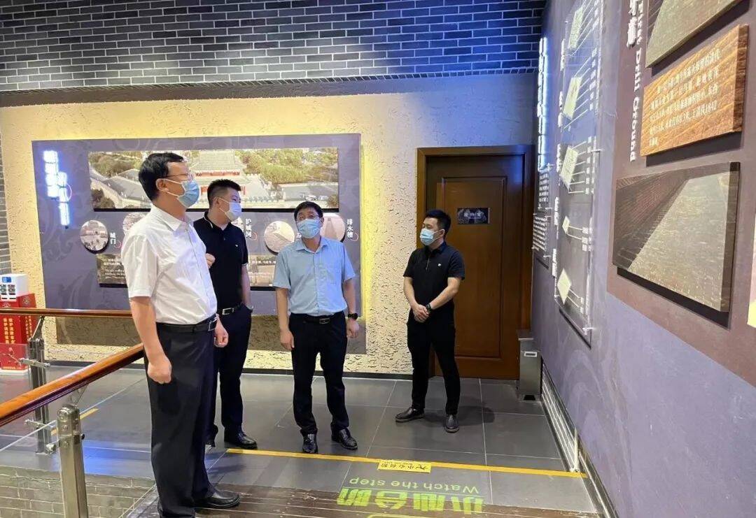 7月20日,示范区党工委委员、纪工委书记、监察工委主任贾天峰赴开封考察元宇宙数字创意体验项目。 /news/20220721-2-m/77.jpg